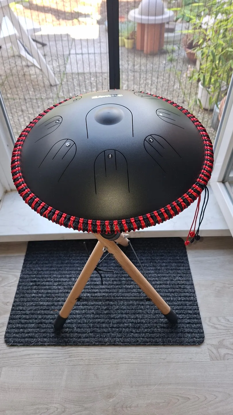 Kundenfoto der Sonodrum Handpan Hybrid von Erika O.